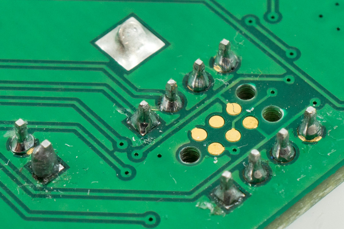 Demo PCB for small footprint programming connectors