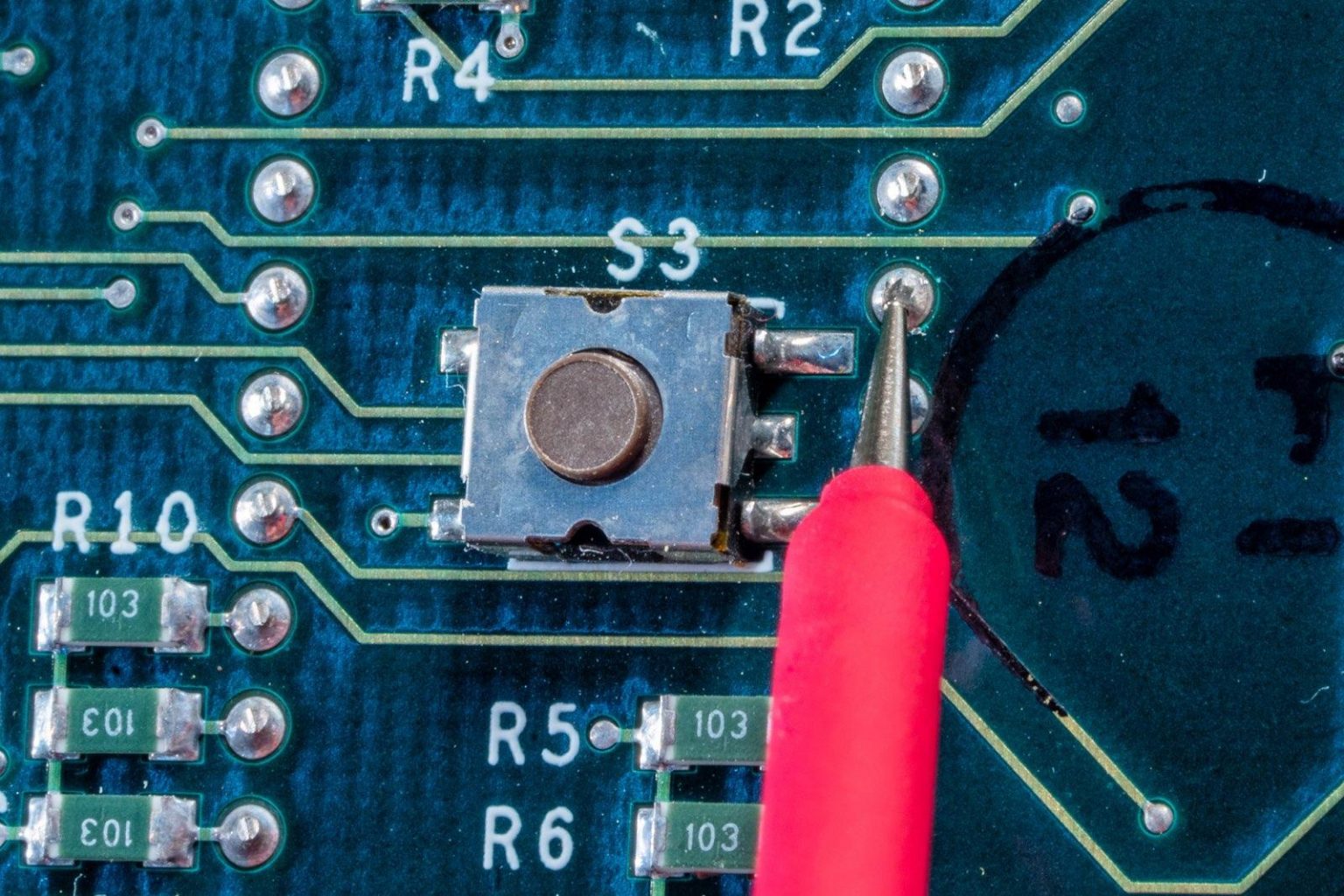 Nonslip DMM probe tips probing dense PCB a breeze TagConnect